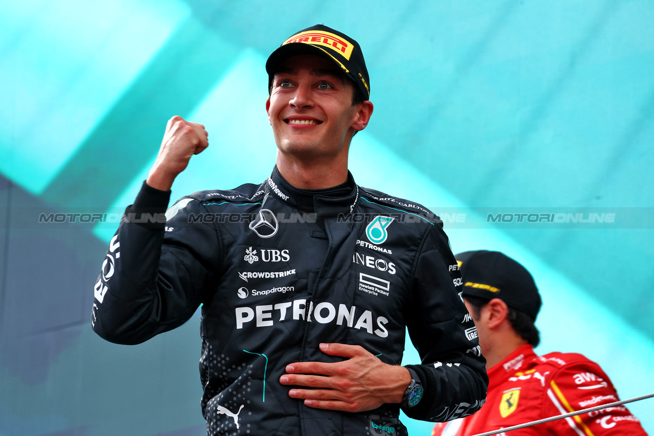 GP AUSTRIA, Gara winner George Russell (GBR) Mercedes AMG F1 celebrates on the podium.

30.06.2024. Formula 1 World Championship, Rd 11, Austrian Grand Prix, Spielberg, Austria, Gara Day.

 - www.xpbimages.com, EMail: requests@xpbimages.com © Copyright: Coates / XPB Images