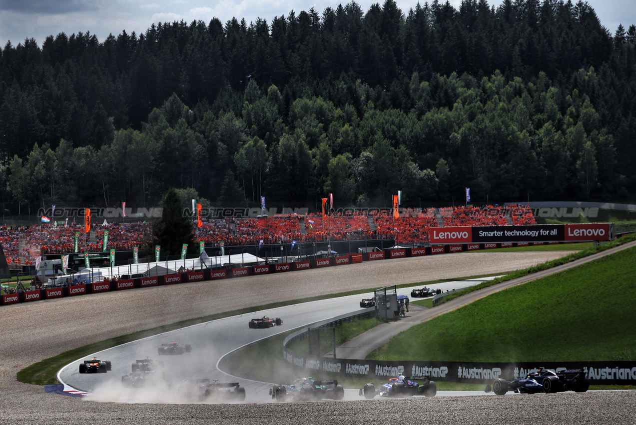 GP AUSTRIA, Alexander Albon (THA) Williams Racing FW46 at the partenza of the race.

30.06.2024. Formula 1 World Championship, Rd 11, Austrian Grand Prix, Spielberg, Austria, Gara Day.

 - www.xpbimages.com, EMail: requests@xpbimages.com © Copyright: Coates / XPB Images