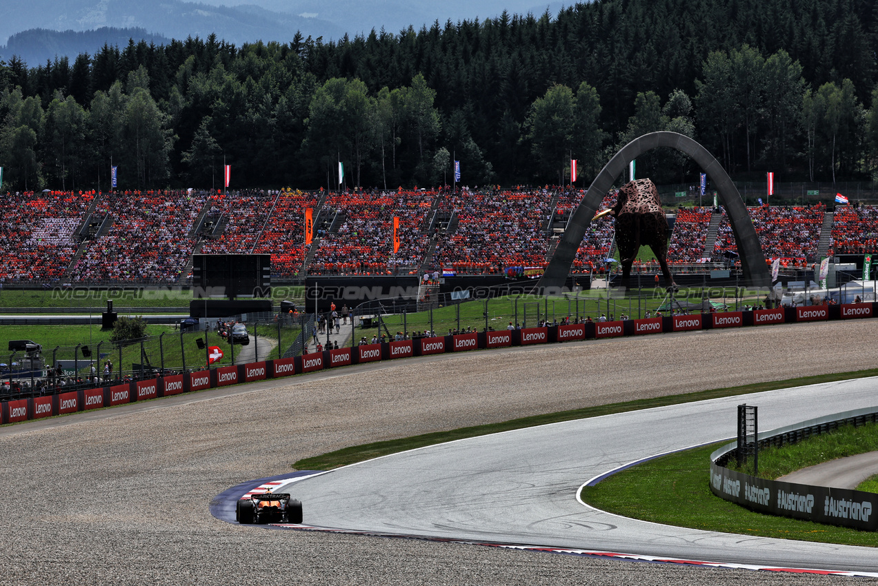 GP AUSTRIA, Lando Norris (GBR) McLaren MCL38.

30.06.2024. Formula 1 World Championship, Rd 11, Austrian Grand Prix, Spielberg, Austria, Gara Day.

 - www.xpbimages.com, EMail: requests@xpbimages.com © Copyright: Coates / XPB Images