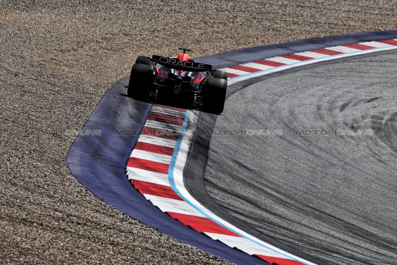 GP AUSTRIA, Max Verstappen (NLD) Red Bull Racing RB20.

30.06.2024. Formula 1 World Championship, Rd 11, Austrian Grand Prix, Spielberg, Austria, Gara Day.

 - www.xpbimages.com, EMail: requests@xpbimages.com © Copyright: Coates / XPB Images