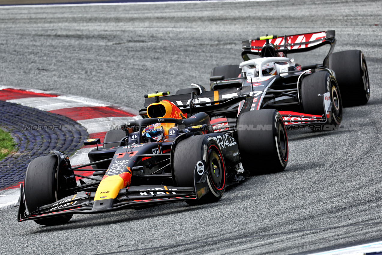 GP AUSTRIA, Sergio Perez (MEX) Red Bull Racing RB20.

30.06.2024. Formula 1 World Championship, Rd 11, Austrian Grand Prix, Spielberg, Austria, Gara Day.

 - www.xpbimages.com, EMail: requests@xpbimages.com © Copyright: Coates / XPB Images