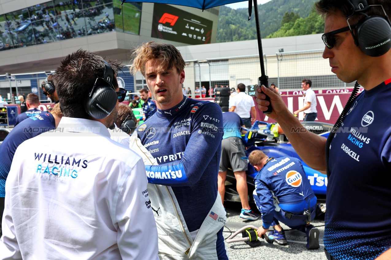 GP AUSTRIA, Logan Sargeant (USA) Williams Racing on the grid.

30.06.2024. Formula 1 World Championship, Rd 11, Austrian Grand Prix, Spielberg, Austria, Gara Day.

- www.xpbimages.com, EMail: requests@xpbimages.com © Copyright: Batchelor / XPB Images