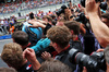 GP AUSTRIA, Gara winner George Russell (GBR) Mercedes AMG F1 celebrates with the team in parc ferme.

30.06.2024. Formula 1 World Championship, Rd 11, Austrian Grand Prix, Spielberg, Austria, Gara Day.

- www.xpbimages.com, EMail: requests@xpbimages.com © Copyright: Bearne / XPB Images