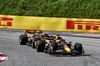 GP AUSTRIA, Max Verstappen (NLD) Red Bull Racing RB20 davanti a Lando Norris (GBR) McLaren MCL38, both with punctures after colliding.

30.06.2024. Formula 1 World Championship, Rd 11, Austrian Grand Prix, Spielberg, Austria, Gara Day.

 - www.xpbimages.com, EMail: requests@xpbimages.com © Copyright: Coates / XPB Images