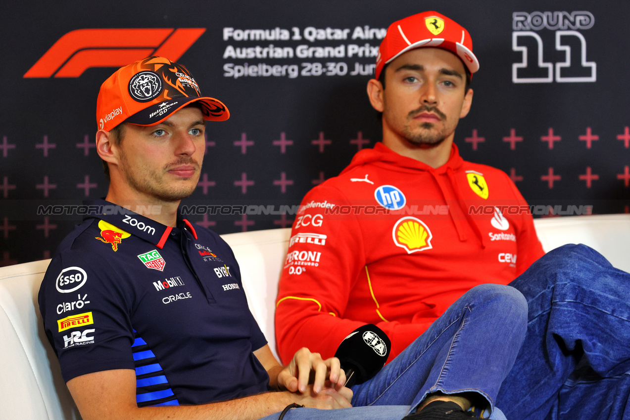 GP AUSTRIA, (L to R): Max Verstappen (NLD) Red Bull Racing e Charles Leclerc (MON) Ferrari in the FIA Press Conference.

27.06.2024. Formula 1 World Championship, Rd 11, Austrian Grand Prix, Spielberg, Austria, Preparation Day.

- www.xpbimages.com, EMail: requests@xpbimages.com © Copyright: Batchelor / XPB Images