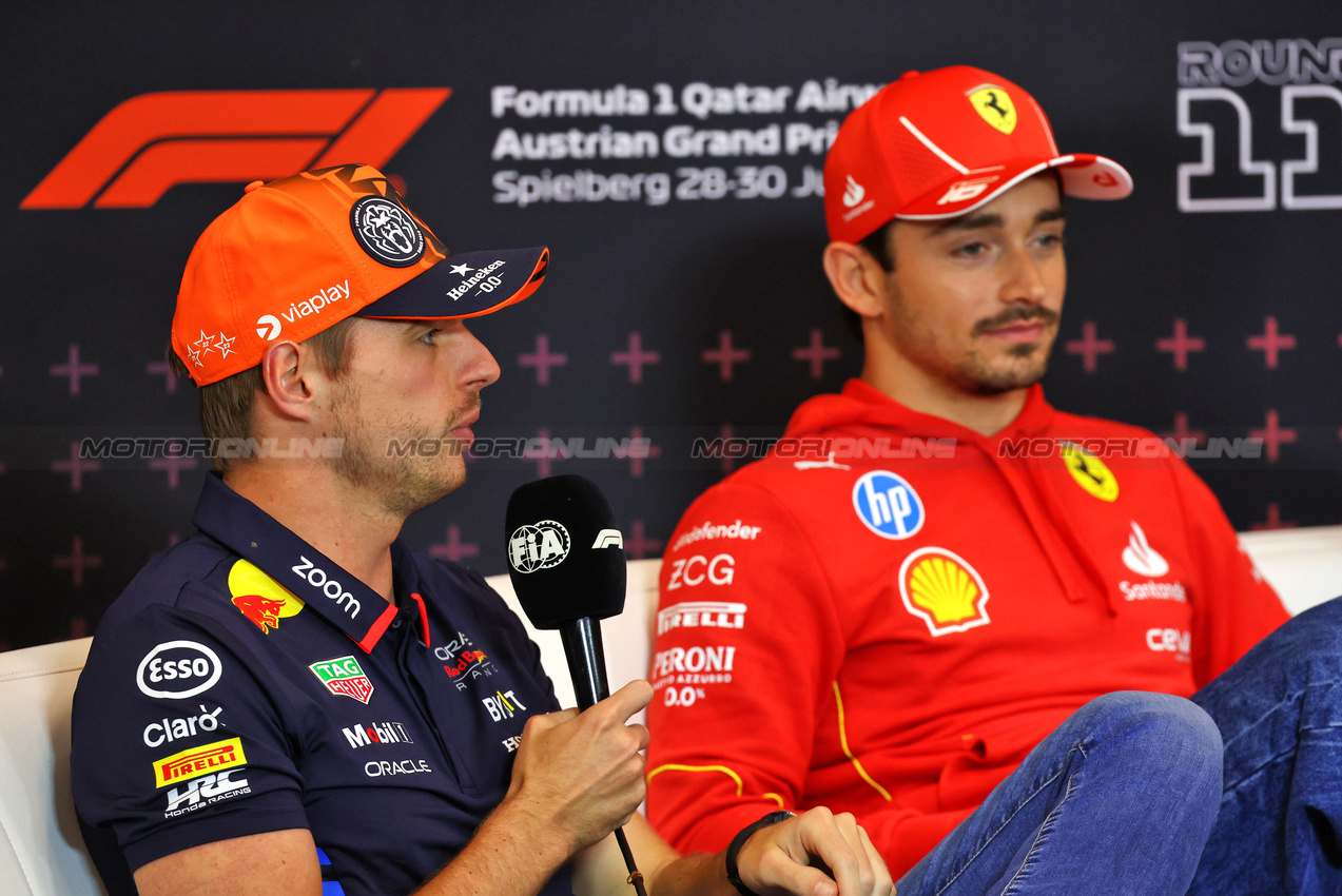 GP AUSTRIA, (L to R): Max Verstappen (NLD) Red Bull Racing e Charles Leclerc (MON) Ferrari in the FIA Press Conference.

27.06.2024. Formula 1 World Championship, Rd 11, Austrian Grand Prix, Spielberg, Austria, Preparation Day.

- www.xpbimages.com, EMail: requests@xpbimages.com © Copyright: Batchelor / XPB Images