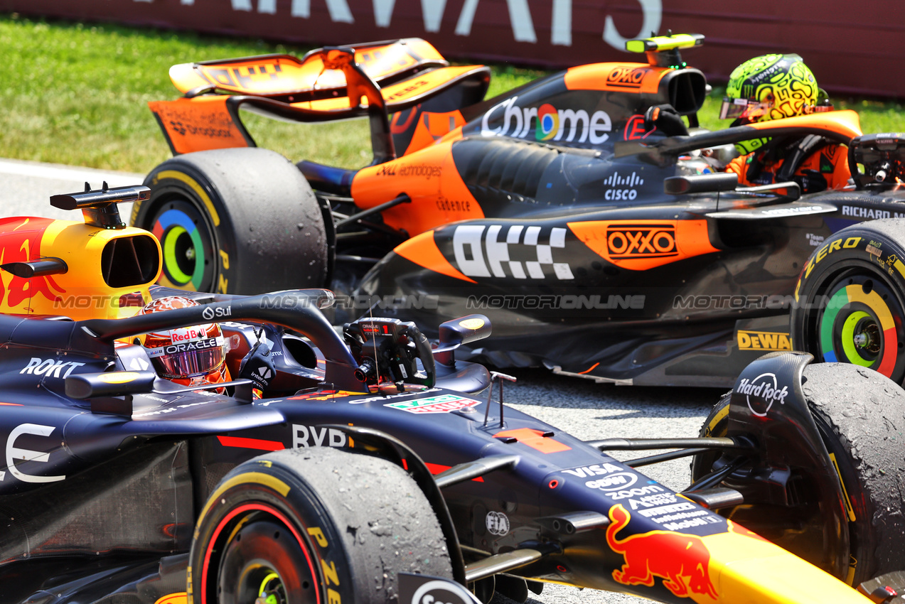 GP AUSTRIA, Sprint winner Max Verstappen (NLD) Red Bull Racing RB20 in parc ferme.

29.06.2024. Formula 1 World Championship, Rd 11, Austrian Grand Prix, Spielberg, Austria, Sprint e Qualifiche Day.

- www.xpbimages.com, EMail: requests@xpbimages.com © Copyright: Batchelor / XPB Images