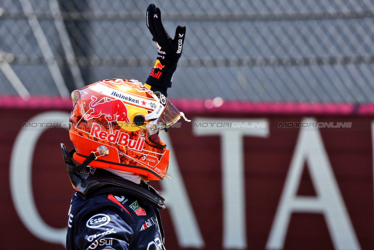 GP AUSTRIA, Gara winner Max Verstappen (NLD) Red Bull Racing celebrates in Sprint parc ferme.

29.06.2024. Formula 1 World Championship, Rd 11, Austrian Grand Prix, Spielberg, Austria, Sprint e Qualifiche Day.

- www.xpbimages.com, EMail: requests@xpbimages.com © Copyright: Batchelor / XPB Images