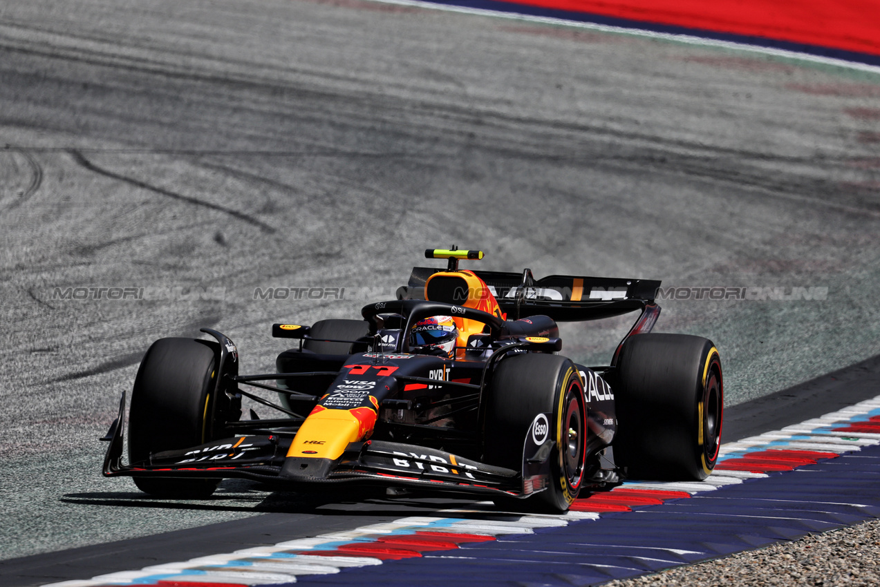 GP AUSTRIA, Sergio Perez (MEX) Red Bull Racing RB20.

29.06.2024. Formula 1 World Championship, Rd 11, Austrian Grand Prix, Spielberg, Austria, Sprint e Qualifiche Day.

- www.xpbimages.com, EMail: requests@xpbimages.com © Copyright: Batchelor / XPB Images