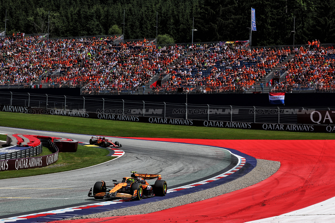 GP AUSTRIA, Lando Norris (GBR) McLaren MCL38.

29.06.2024. Formula 1 World Championship, Rd 11, Austrian Grand Prix, Spielberg, Austria, Sprint e Qualifiche Day.

- www.xpbimages.com, EMail: requests@xpbimages.com © Copyright: Batchelor / XPB Images