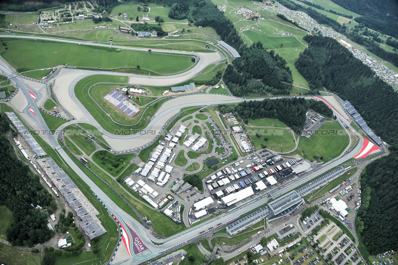 GP AUSTRIA, An aerial view of the circuit.

29.06.2024. Formula 1 World Championship, Rd 11, Austrian Grand Prix, Spielberg, Austria, Sprint e Qualifiche Day.

- www.xpbimages.com, EMail: requests@xpbimages.com © Copyright: XPB Images