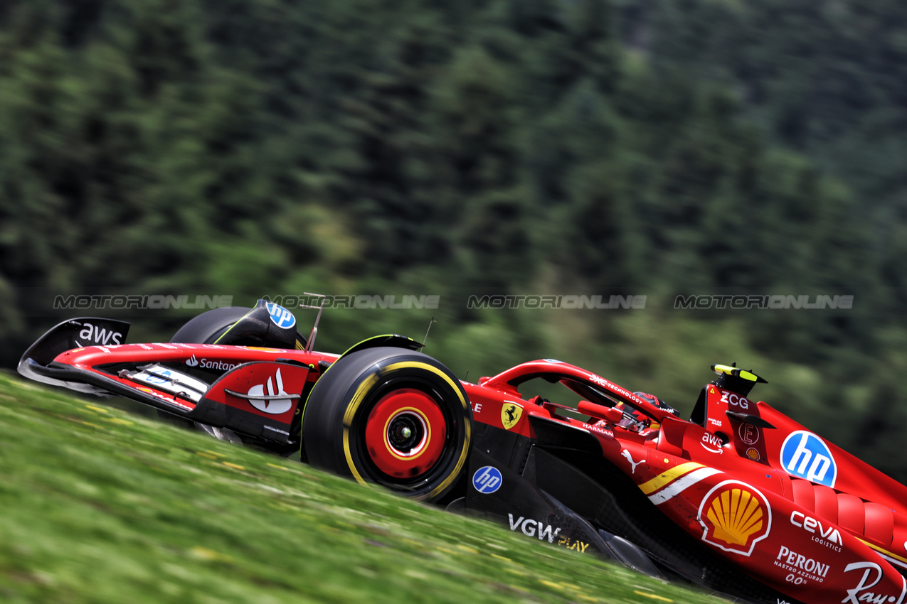 GP AUSTRIA, Carlos Sainz Jr (ESP) Ferrari SF-24.

29.06.2024. Formula 1 World Championship, Rd 11, Austrian Grand Prix, Spielberg, Austria, Sprint e Qualifiche Day.

- www.xpbimages.com, EMail: requests@xpbimages.com © Copyright: Bearne / XPB Images