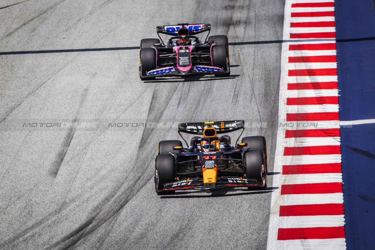 GP AUSTRIA, Sergio Perez (MEX) Red Bull Racing RB20.

29.06.2024. Formula 1 World Championship, Rd 11, Austrian Grand Prix, Spielberg, Austria, Sprint e Qualifiche Day.

- www.xpbimages.com, EMail: requests@xpbimages.com © Copyright: Bearne / XPB Images