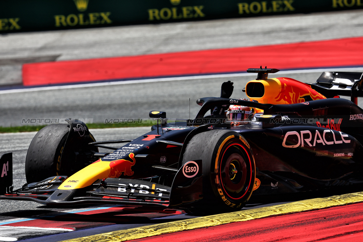 GP AUSTRIA, Sprint winner Max Verstappen (NLD) Red Bull Racing RB20 celebrates at the end of the race.

29.06.2024. Formula 1 World Championship, Rd 11, Austrian Grand Prix, Spielberg, Austria, Sprint e Qualifiche Day.

 - www.xpbimages.com, EMail: requests@xpbimages.com © Copyright: Coates / XPB Images