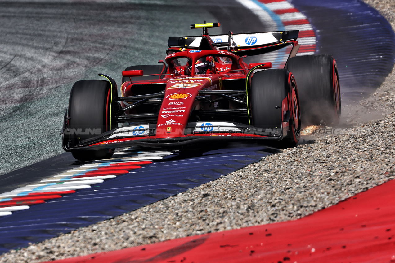 GP AUSTRIA, Carlos Sainz Jr (ESP) Ferrari SF-24.

29.06.2024. Formula 1 World Championship, Rd 11, Austrian Grand Prix, Spielberg, Austria, Sprint e Qualifiche Day.

- www.xpbimages.com, EMail: requests@xpbimages.com © Copyright: Charniaux / XPB Images