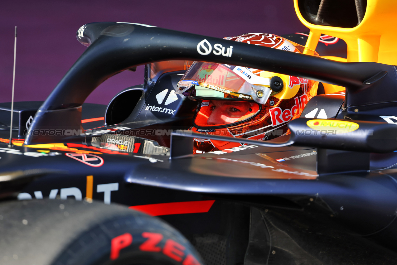 GP AUSTRIA, Pole sitter Max Verstappen (NLD) Red Bull Racing RB20 in qualifying parc ferme.

29.06.2024. Formula 1 World Championship, Rd 11, Austrian Grand Prix, Spielberg, Austria, Sprint e Qualifiche Day.

- www.xpbimages.com, EMail: requests@xpbimages.com © Copyright: Batchelor / XPB Images