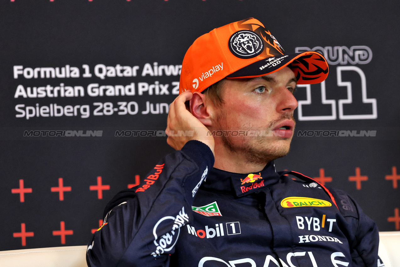 GP AUSTRIA, Max Verstappen (NLD) Red Bull Racing in the post qualifying FIA Press Conference.

29.06.2024. Formula 1 World Championship, Rd 11, Austrian Grand Prix, Spielberg, Austria, Sprint e Qualifiche Day.

- www.xpbimages.com, EMail: requests@xpbimages.com © Copyright: Bearne / XPB Images