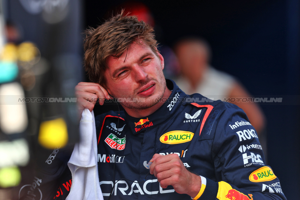 GP AUSTRIA, Pole sitter Max Verstappen (NLD) Red Bull Racing in qualifying parc ferme.

29.06.2024. Formula 1 World Championship, Rd 11, Austrian Grand Prix, Spielberg, Austria, Sprint e Qualifiche Day.

 - www.xpbimages.com, EMail: requests@xpbimages.com © Copyright: Coates / XPB Images