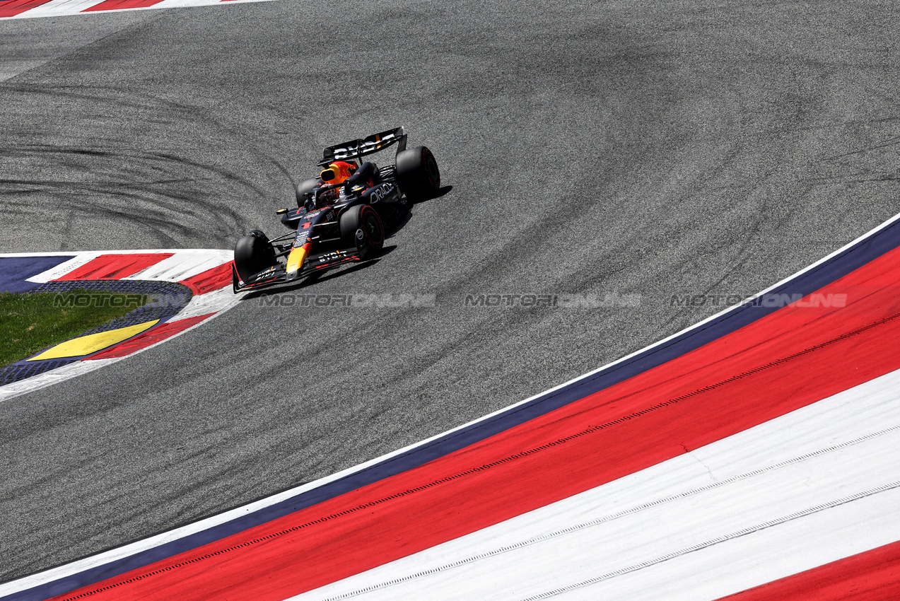 GP AUSTRIA, Max Verstappen (NLD) Red Bull Racing RB20.

29.06.2024. Formula 1 World Championship, Rd 11, Austrian Grand Prix, Spielberg, Austria, Sprint e Qualifiche Day.

 - www.xpbimages.com, EMail: requests@xpbimages.com © Copyright: Coates / XPB Images