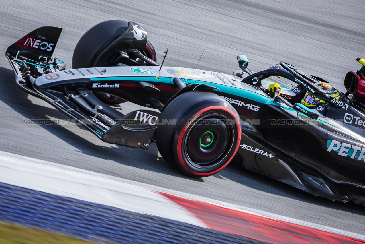 GP AUSTRIA, Lewis Hamilton (GBR) Mercedes AMG F1 W15.

29.06.2024. Formula 1 World Championship, Rd 11, Austrian Grand Prix, Spielberg, Austria, Sprint e Qualifiche Day.

- www.xpbimages.com, EMail: requests@xpbimages.com © Copyright: Bearne / XPB Images