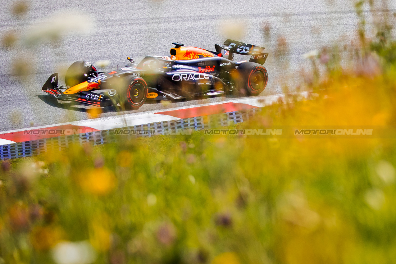 GP AUSTRIA, Max Verstappen (NLD) Red Bull Racing RB20.

29.06.2024. Formula 1 World Championship, Rd 11, Austrian Grand Prix, Spielberg, Austria, Sprint e Qualifiche Day.

- www.xpbimages.com, EMail: requests@xpbimages.com © Copyright: Bearne / XPB Images