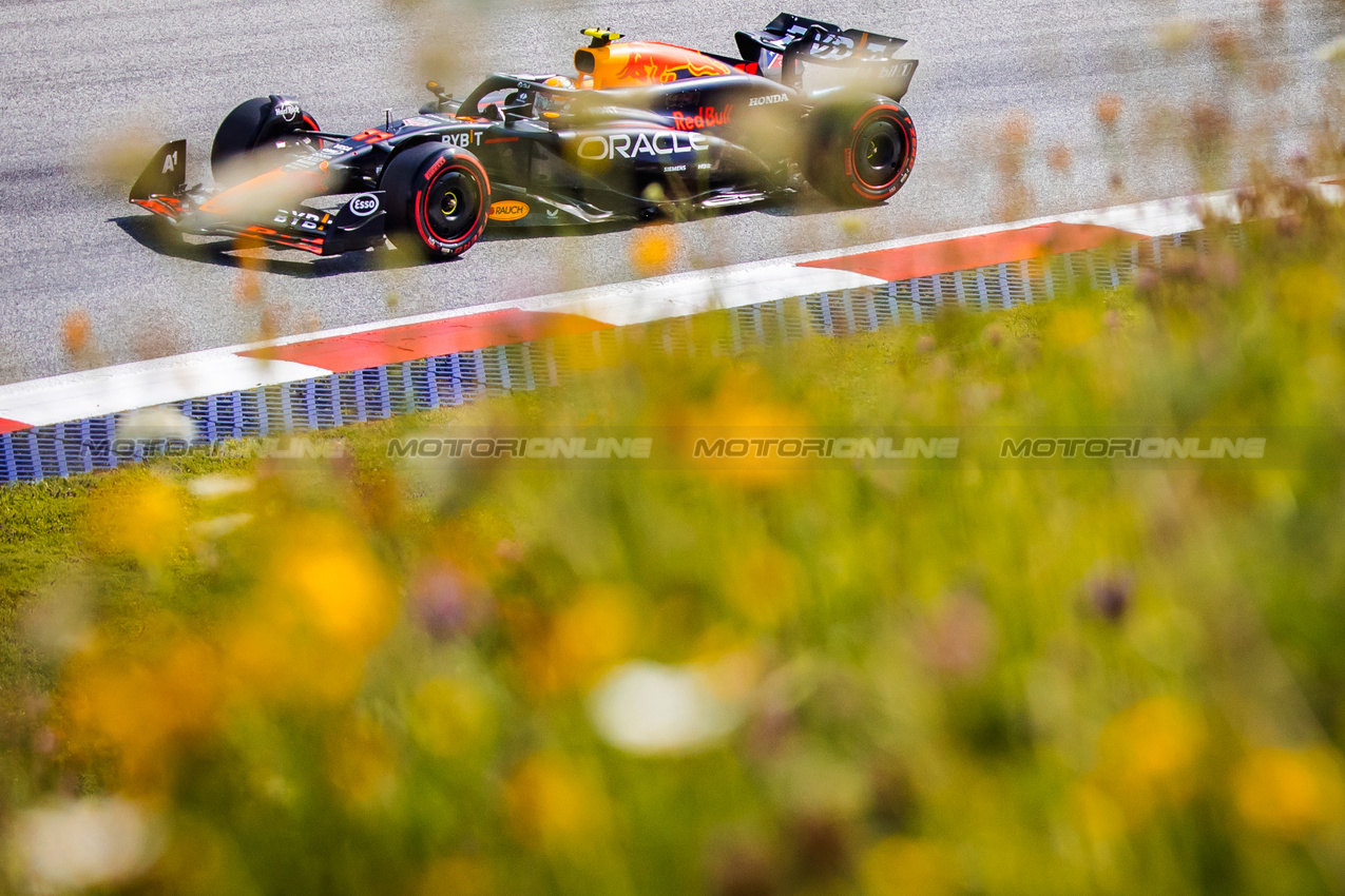 GP AUSTRIA, Sergio Perez (MEX) Red Bull Racing RB20.

29.06.2024. Formula 1 World Championship, Rd 11, Austrian Grand Prix, Spielberg, Austria, Sprint e Qualifiche Day.

- www.xpbimages.com, EMail: requests@xpbimages.com © Copyright: Bearne / XPB Images