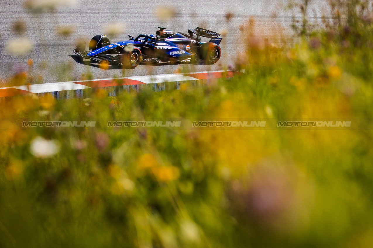 GP AUSTRIA, Alexander Albon (THA) Williams Racing FW46.

29.06.2024. Formula 1 World Championship, Rd 11, Austrian Grand Prix, Spielberg, Austria, Sprint e Qualifiche Day.

- www.xpbimages.com, EMail: requests@xpbimages.com © Copyright: Bearne / XPB Images