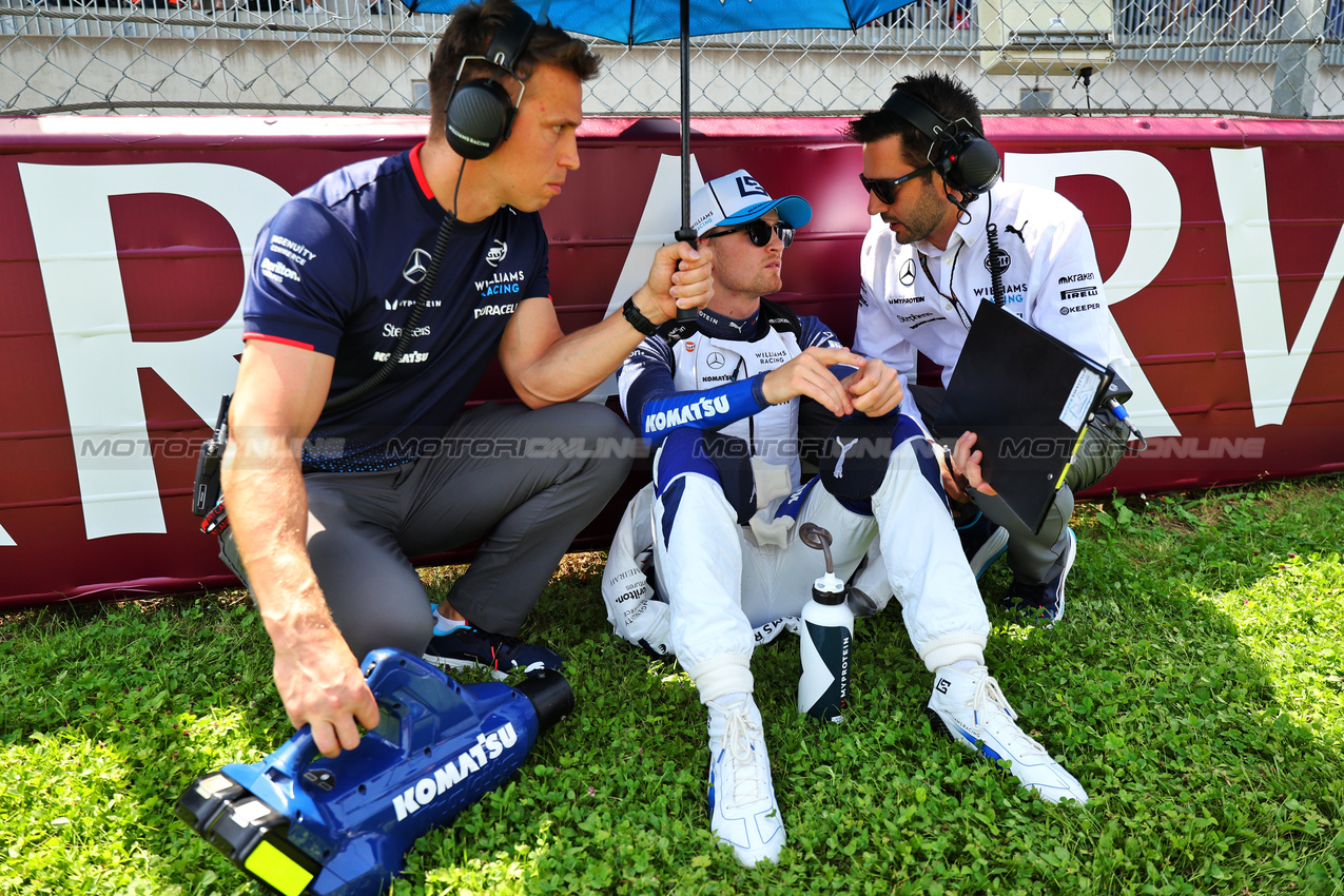 GP AUSTRIA, Logan Sargeant (USA) Williams Racing on the grid.

29.06.2024. Formula 1 World Championship, Rd 11, Austrian Grand Prix, Spielberg, Austria, Sprint e Qualifiche Day.

- www.xpbimages.com, EMail: requests@xpbimages.com © Copyright: Batchelor / XPB Images