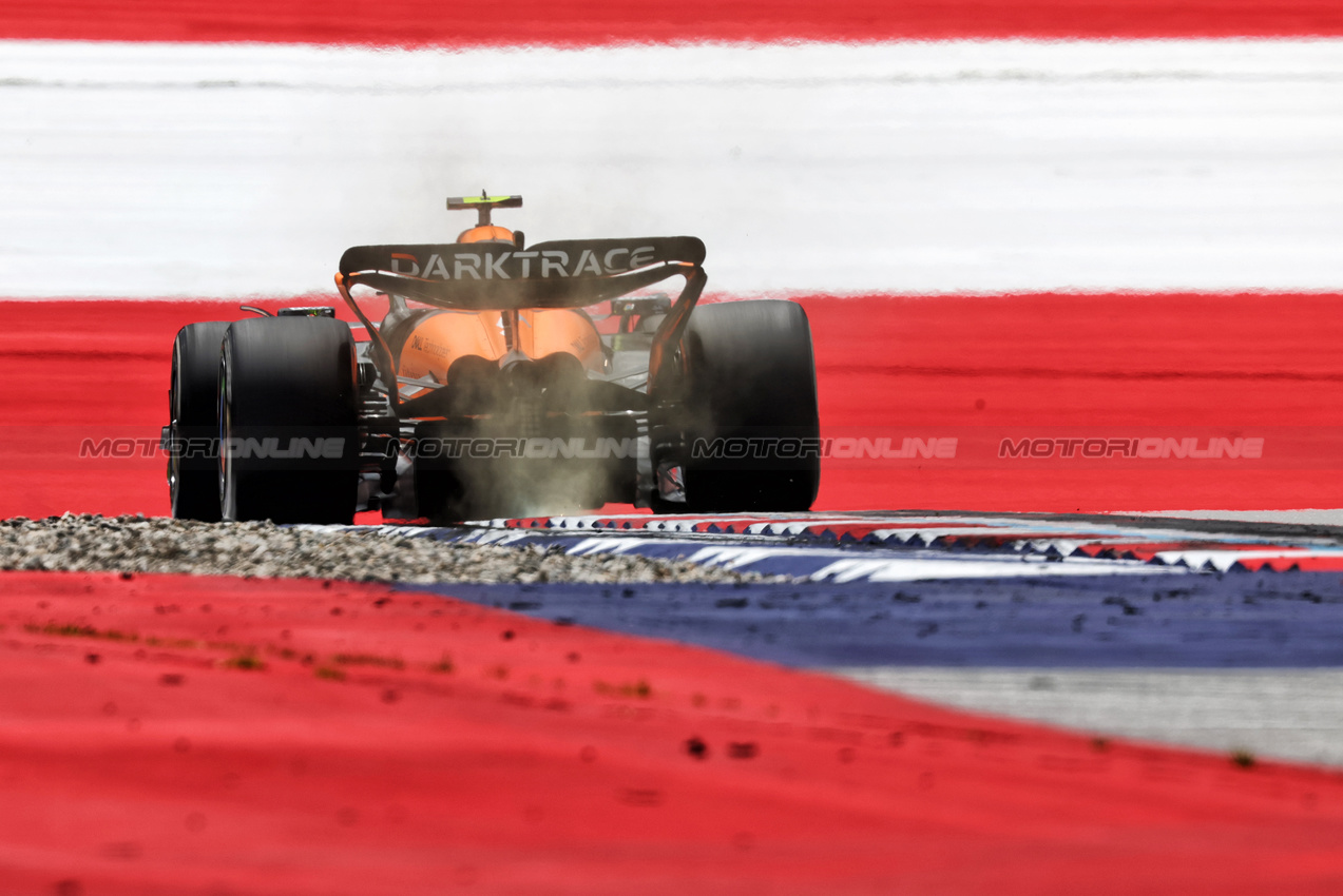 GP AUSTRIA, Lando Norris (GBR) McLaren MCL38.

28.06.2024. Formula 1 World Championship, Rd 11, Austrian Grand Prix, Spielberg, Austria, Sprint Qualifiche Day.

- www.xpbimages.com, EMail: requests@xpbimages.com © Copyright: Charniaux / XPB Images