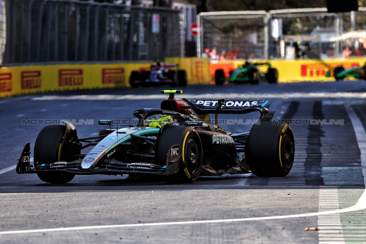 GP AZERBAIJAN, Lewis Hamilton (GBR) Mercedes AMG F1 W15.

15.09.2024. Formula 1 World Championship, Rd 17, Azerbaijan Grand Prix, Baku Street Circuit, Azerbaijan, Gara Day.

- www.xpbimages.com, EMail: requests@xpbimages.com © Copyright: Charniaux / XPB Images