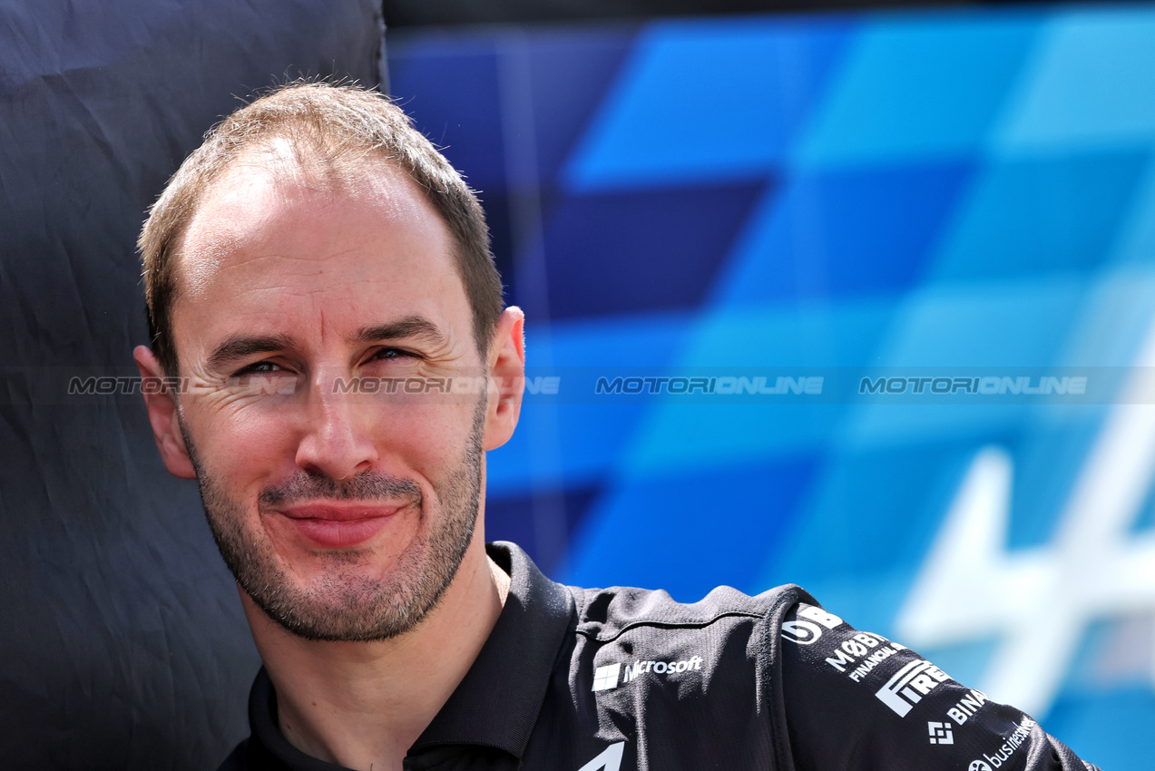 GP AZERBAIJAN, Oliver Oakes (GBR) Alpine F1 Team Team Principal.

15.09.2024. Formula 1 World Championship, Rd 17, Azerbaijan Grand Prix, Baku Street Circuit, Azerbaijan, Gara Day.

- www.xpbimages.com, EMail: requests@xpbimages.com © Copyright: Batchelor / XPB Images