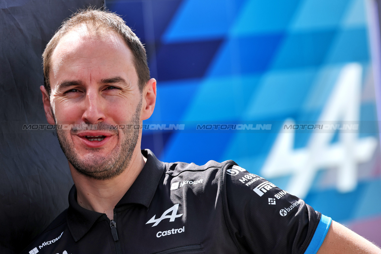 GP AZERBAIJAN, Oliver Oakes (GBR) Alpine F1 Team Team Principal.

15.09.2024. Formula 1 World Championship, Rd 17, Azerbaijan Grand Prix, Baku Street Circuit, Azerbaijan, Gara Day.

- www.xpbimages.com, EMail: requests@xpbimages.com © Copyright: Batchelor / XPB Images