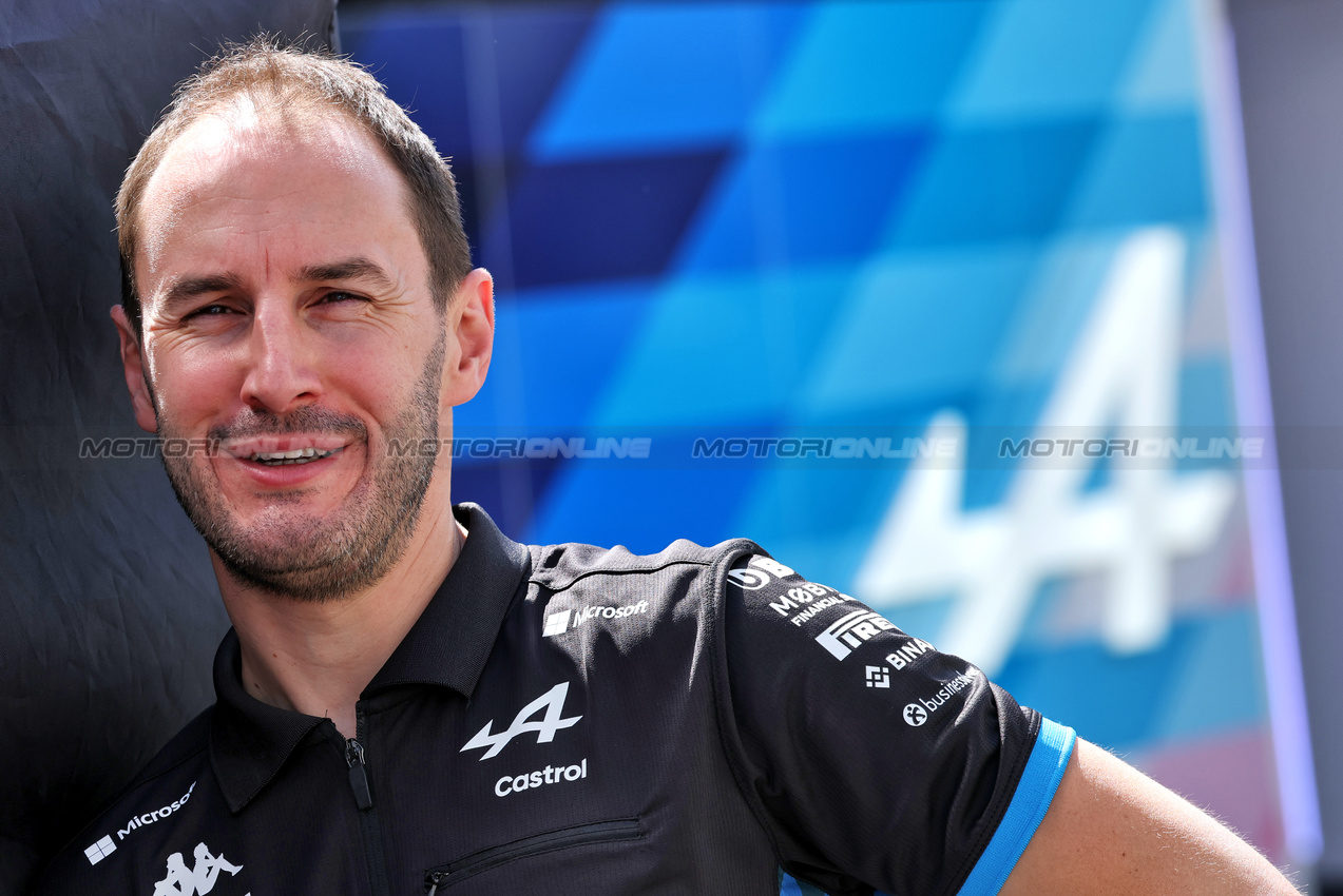 GP AZERBAIJAN, Oliver Oakes (GBR) Alpine F1 Team Team Principal.

15.09.2024. Formula 1 World Championship, Rd 17, Azerbaijan Grand Prix, Baku Street Circuit, Azerbaijan, Gara Day.

- www.xpbimages.com, EMail: requests@xpbimages.com © Copyright: Batchelor / XPB Images