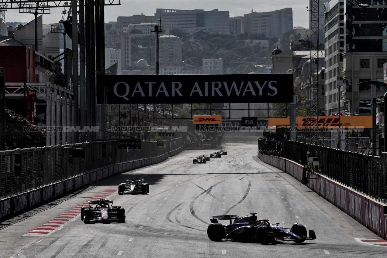 GP AZERBAIJAN, Daniel Ricciardo (AUS) RB VCARB 01.

15.09.2024. Formula 1 World Championship, Rd 17, Azerbaijan Grand Prix, Baku Street Circuit, Azerbaijan, Gara Day.

- www.xpbimages.com, EMail: requests@xpbimages.com © Copyright: Batchelor / XPB Images