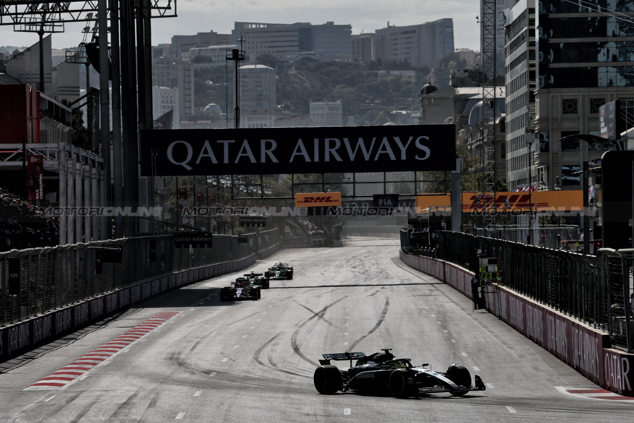 GP AZERBAIJAN, Lewis Hamilton (GBR) Mercedes AMG F1 W15.

15.09.2024. Formula 1 World Championship, Rd 17, Azerbaijan Grand Prix, Baku Street Circuit, Azerbaijan, Gara Day.

- www.xpbimages.com, EMail: requests@xpbimages.com © Copyright: Batchelor / XPB Images