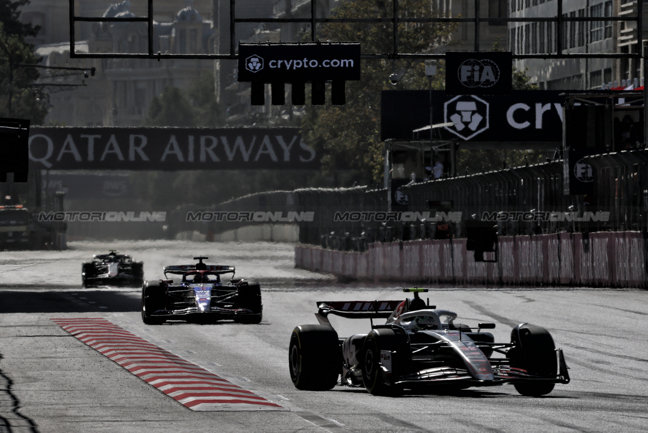 GP AZERBAIJAN, Nico Hulkenberg (GER) Haas VF-24.

15.09.2024. Formula 1 World Championship, Rd 17, Azerbaijan Grand Prix, Baku Street Circuit, Azerbaijan, Gara Day.

- www.xpbimages.com, EMail: requests@xpbimages.com © Copyright: Batchelor / XPB Images