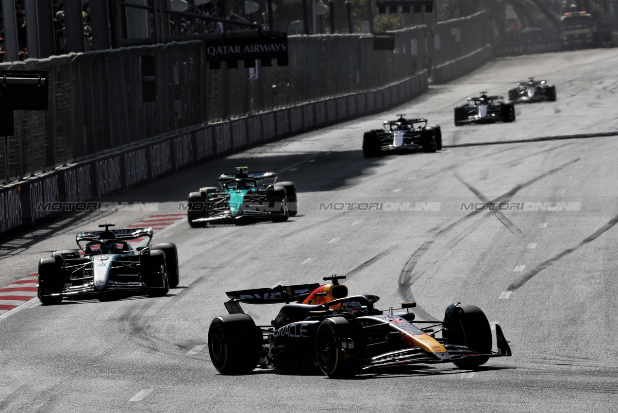 GP AZERBAIJAN, Max Verstappen (NLD) Red Bull Racing RB20.

15.09.2024. Formula 1 World Championship, Rd 17, Azerbaijan Grand Prix, Baku Street Circuit, Azerbaijan, Gara Day.

- www.xpbimages.com, EMail: requests@xpbimages.com © Copyright: Batchelor / XPB Images