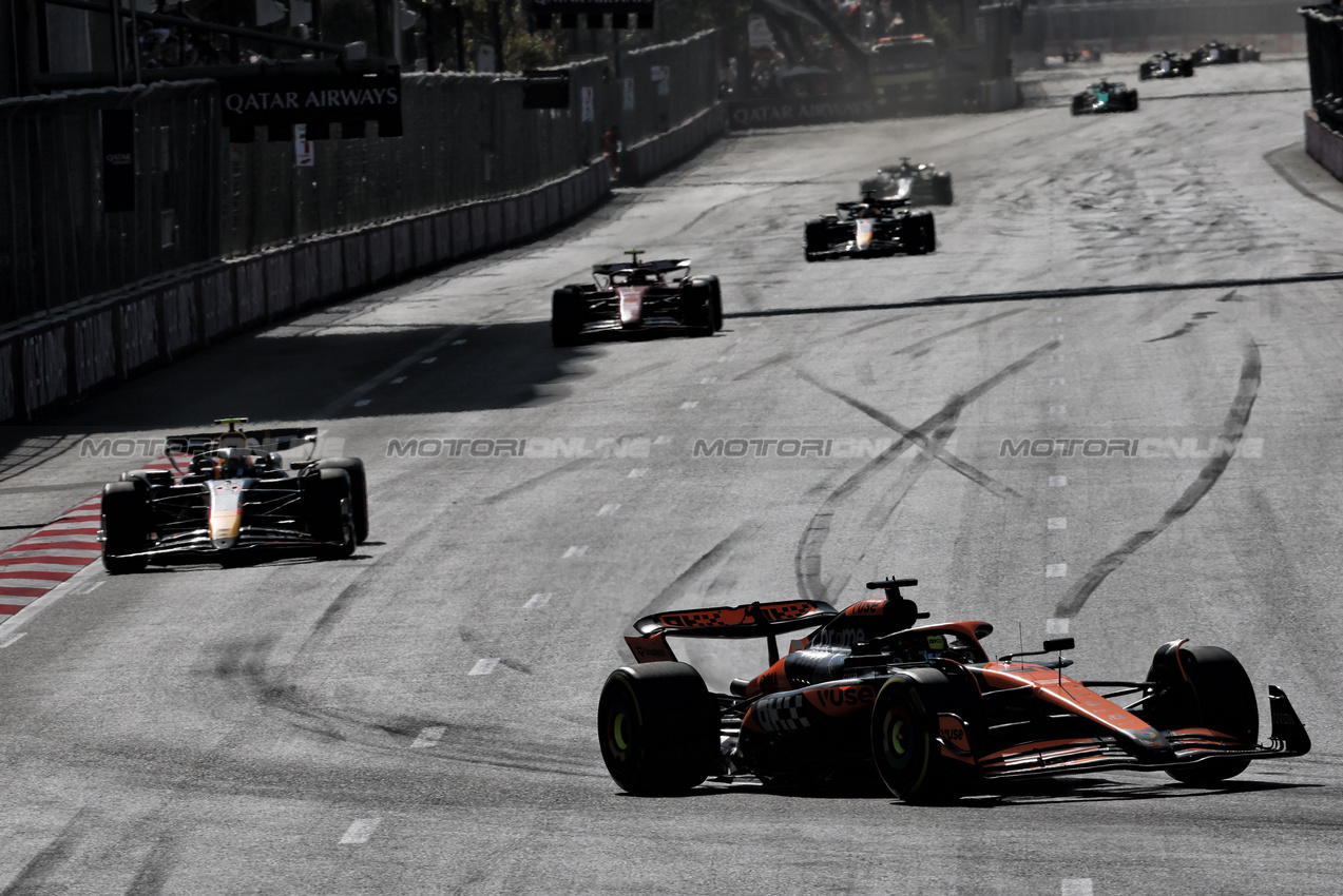 GP AZERBAIJAN, Oscar Piastri (AUS) McLaren MCL38.

15.09.2024. Formula 1 World Championship, Rd 17, Azerbaijan Grand Prix, Baku Street Circuit, Azerbaijan, Gara Day.

- www.xpbimages.com, EMail: requests@xpbimages.com © Copyright: Batchelor / XPB Images