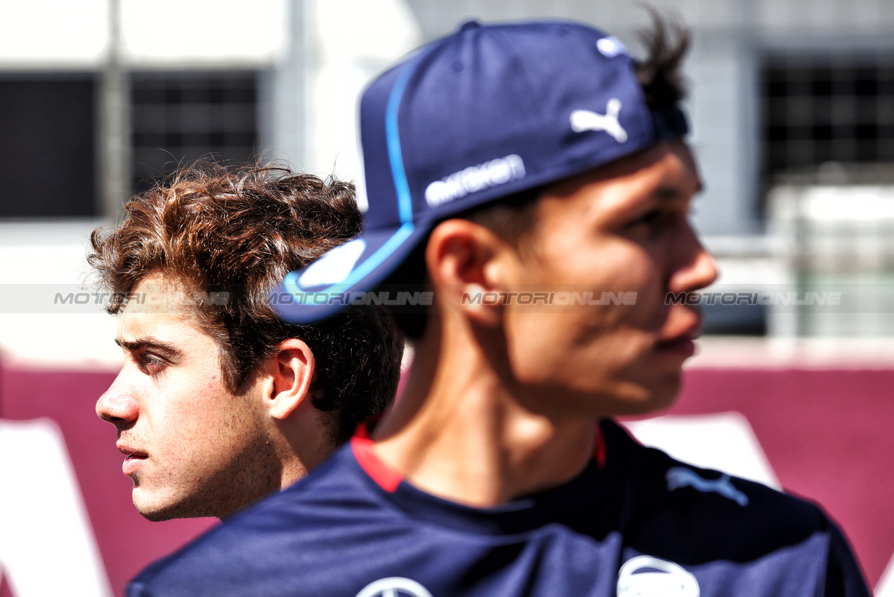 GP AZERBAIJAN, Franco Colapinto (ARG) Williams Racing e team mate Alexander Albon (THA) Williams Racing on the drivers' parade.

15.09.2024. Formula 1 World Championship, Rd 17, Azerbaijan Grand Prix, Baku Street Circuit, Azerbaijan, Gara Day.

 - www.xpbimages.com, EMail: requests@xpbimages.com © Copyright: Coates / XPB Images