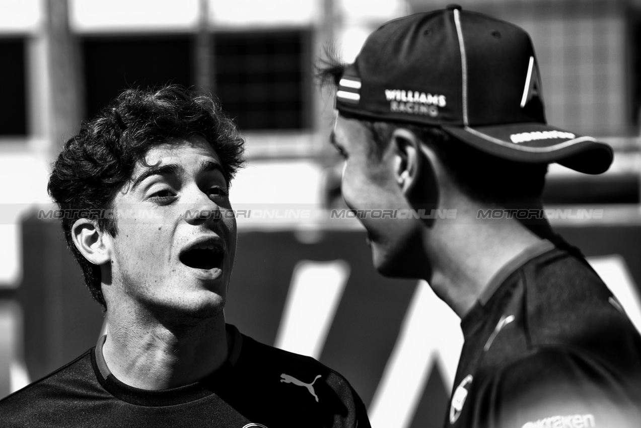 GP AZERBAIJAN, Franco Colapinto (ARG) Williams Racing e team mate Alexander Albon (THA) Williams Racing on the drivers' parade.

15.09.2024. Formula 1 World Championship, Rd 17, Azerbaijan Grand Prix, Baku Street Circuit, Azerbaijan, Gara Day.

 - www.xpbimages.com, EMail: requests@xpbimages.com © Copyright: Coates / XPB Images