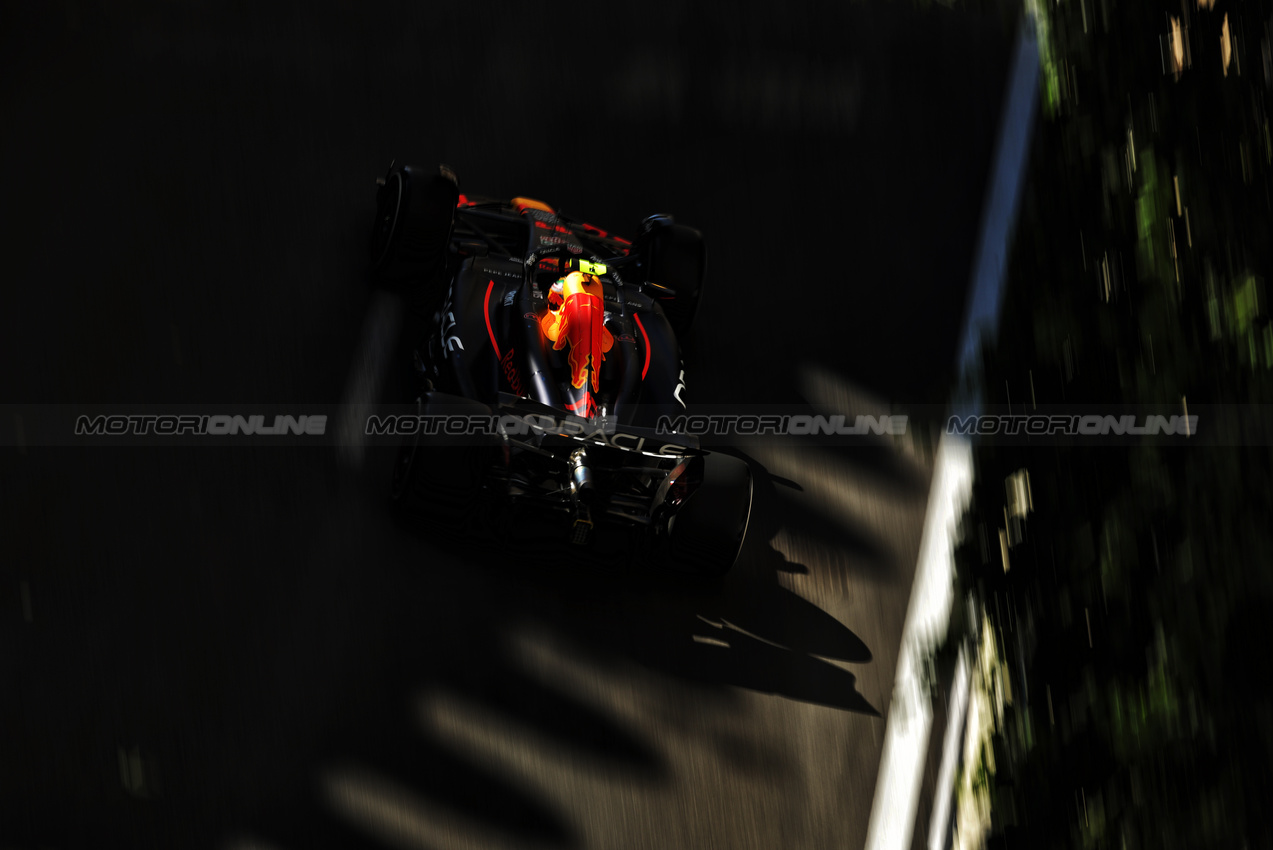 GP AZERBAIJAN, Sergio Perez (MEX) Red Bull Racing RB20.

15.09.2024. Formula 1 World Championship, Rd 17, Azerbaijan Grand Prix, Baku Street Circuit, Azerbaijan, Gara Day.

- www.xpbimages.com, EMail: requests@xpbimages.com © Copyright: Bearne / XPB Images