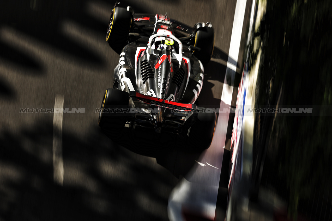 GP AZERBAIJAN, Nico Hulkenberg (GER) Haas VF-24.

15.09.2024. Formula 1 World Championship, Rd 17, Azerbaijan Grand Prix, Baku Street Circuit, Azerbaijan, Gara Day.

- www.xpbimages.com, EMail: requests@xpbimages.com © Copyright: Bearne / XPB Images