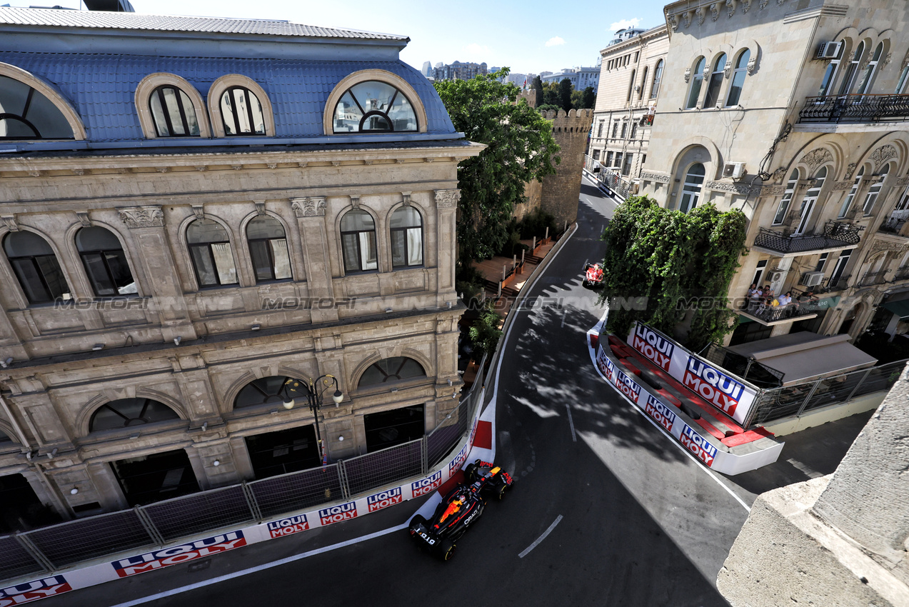 GP AZERBAIJAN, Max Verstappen (NLD) Red Bull Racing RB20.

15.09.2024. Formula 1 World Championship, Rd 17, Azerbaijan Grand Prix, Baku Street Circuit, Azerbaijan, Gara Day.

- www.xpbimages.com, EMail: requests@xpbimages.com © Copyright: Bearne / XPB Images