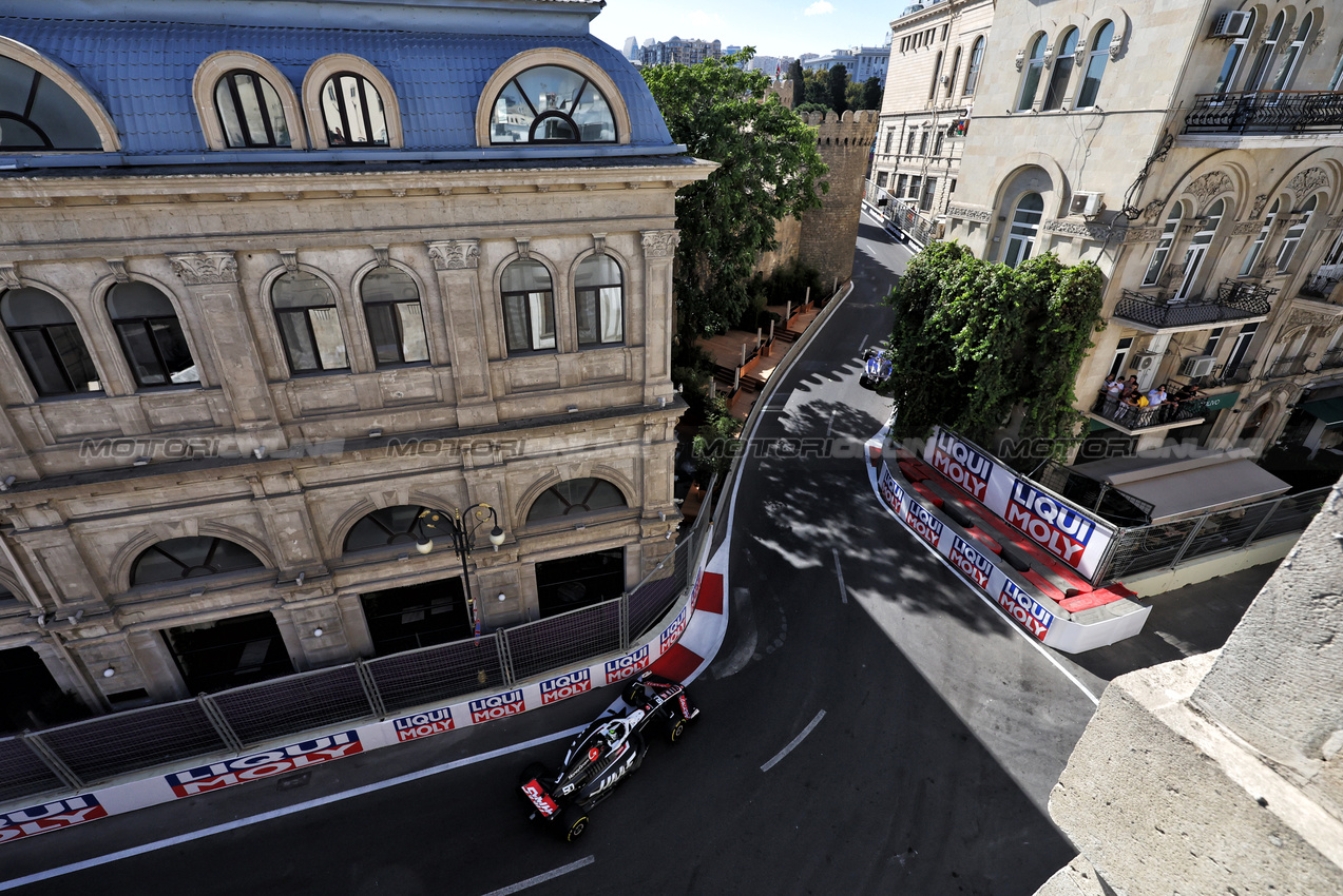 GP AZERBAIJAN, Oliver Bearman (GBR) Haas VF-24.

15.09.2024. Formula 1 World Championship, Rd 17, Azerbaijan Grand Prix, Baku Street Circuit, Azerbaijan, Gara Day.

- www.xpbimages.com, EMail: requests@xpbimages.com © Copyright: Bearne / XPB Images