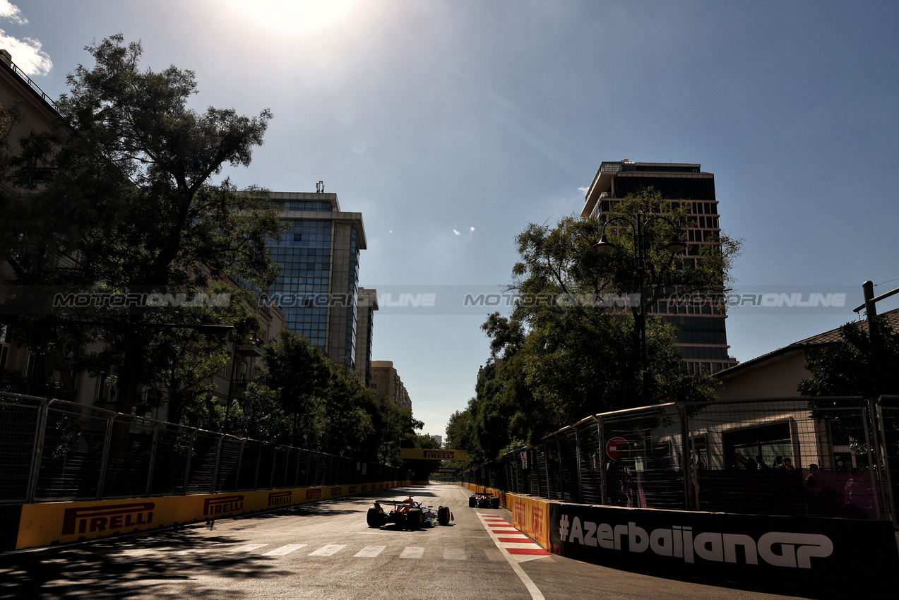 GP AZERBAIJAN, Oscar Piastri (AUS) McLaren MCL38.

15.09.2024. Formula 1 World Championship, Rd 17, Azerbaijan Grand Prix, Baku Street Circuit, Azerbaijan, Gara Day.

 - www.xpbimages.com, EMail: requests@xpbimages.com © Copyright: Coates / XPB Images