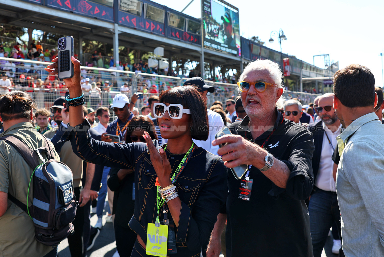 GP AZERBAIJAN, Naomi Campbell (GBR) e Flavio Briatore (ITA) Alpine F1 Team Executive Advisor on the grid.

15.09.2024. Formula 1 World Championship, Rd 17, Azerbaijan Grand Prix, Baku Street Circuit, Azerbaijan, Gara Day.

- www.xpbimages.com, EMail: requests@xpbimages.com © Copyright: Charniaux / XPB Images