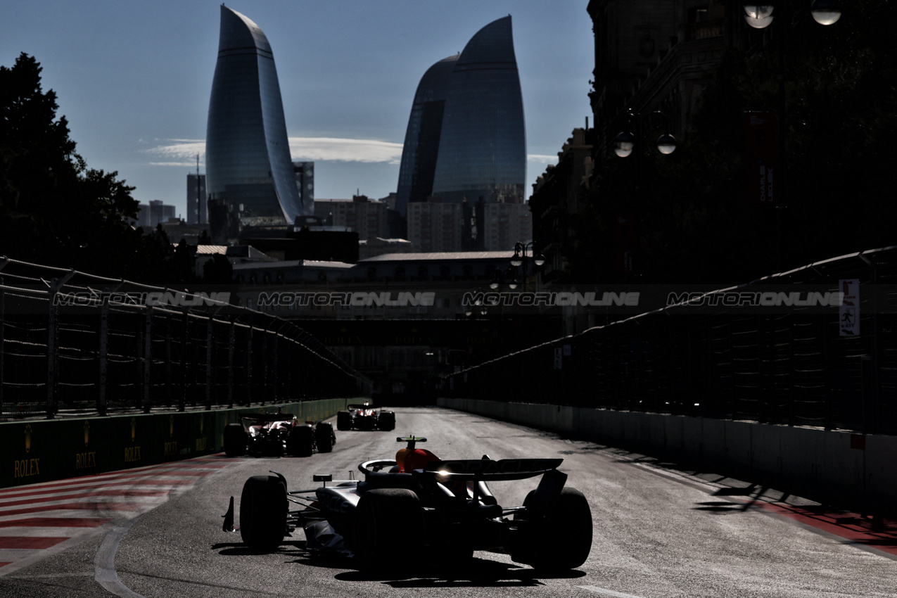 GP AZERBAIJAN, Sergio Perez (MEX) Red Bull Racing RB20.

15.09.2024. Formula 1 World Championship, Rd 17, Azerbaijan Grand Prix, Baku Street Circuit, Azerbaijan, Gara Day.

- www.xpbimages.com, EMail: requests@xpbimages.com © Copyright: Charniaux / XPB Images