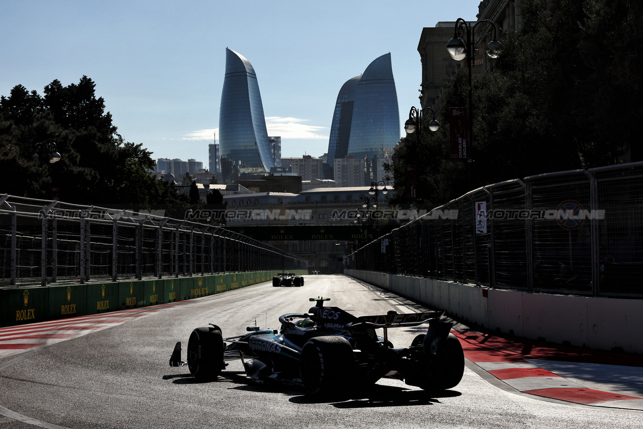 GP AZERBAIJAN, Lewis Hamilton (GBR) Mercedes AMG F1 W15.

15.09.2024. Formula 1 World Championship, Rd 17, Azerbaijan Grand Prix, Baku Street Circuit, Azerbaijan, Gara Day.

- www.xpbimages.com, EMail: requests@xpbimages.com © Copyright: Charniaux / XPB Images