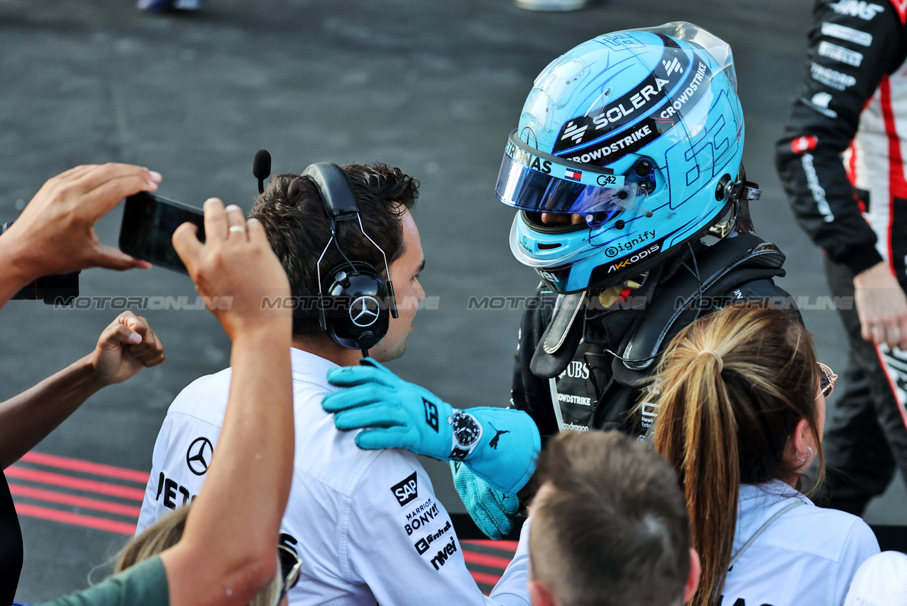 GP AZERBAIJAN, George Russell (GBR) Mercedes AMG F1 celebrates his third position in parc ferme.

15.09.2024. Formula 1 World Championship, Rd 17, Azerbaijan Grand Prix, Baku Street Circuit, Azerbaijan, Gara Day.

- www.xpbimages.com, EMail: requests@xpbimages.com © Copyright: Batchelor / XPB Images