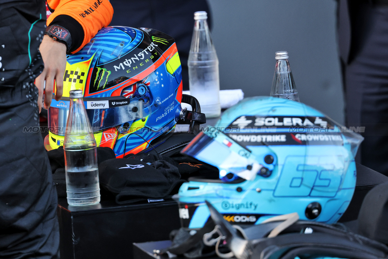 GP AZERBAIJAN, The helmet of vincitore Oscar Piastri (AUS) McLaren in parc ferme.

15.09.2024. Formula 1 World Championship, Rd 17, Azerbaijan Grand Prix, Baku Street Circuit, Azerbaijan, Gara Day.

- www.xpbimages.com, EMail: requests@xpbimages.com © Copyright: Batchelor / XPB Images